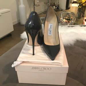Jimmy Choo ‘Anouk’ Pump in Smoke. Size 38.